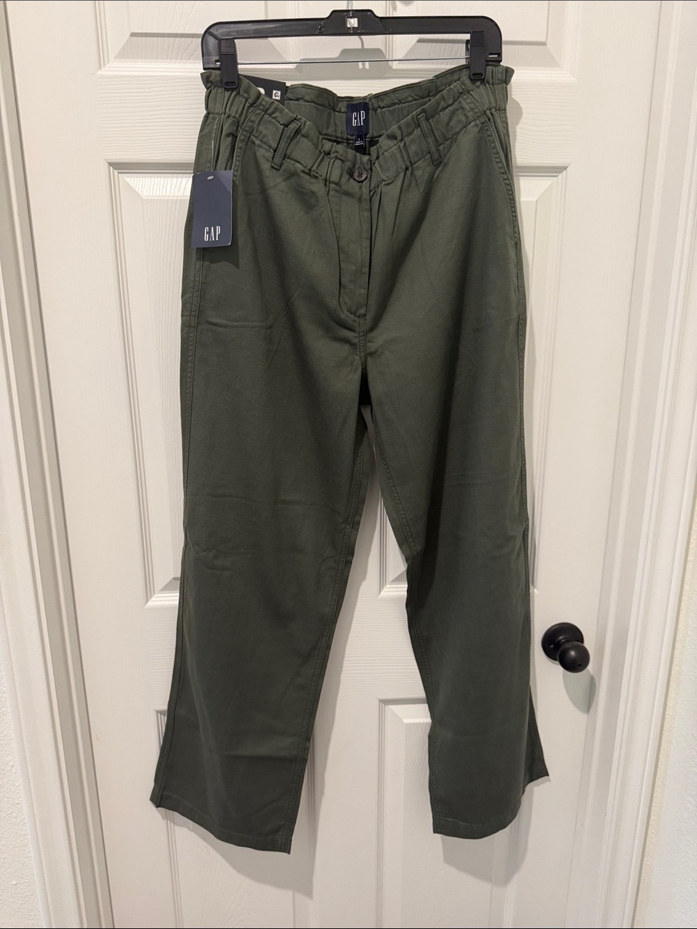 GAP women’s  Olive Green Elastic Waist Chinos